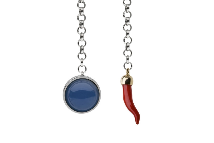 VEZZO lapel chain CAB BLUE AGATE WITH CORAL HORN